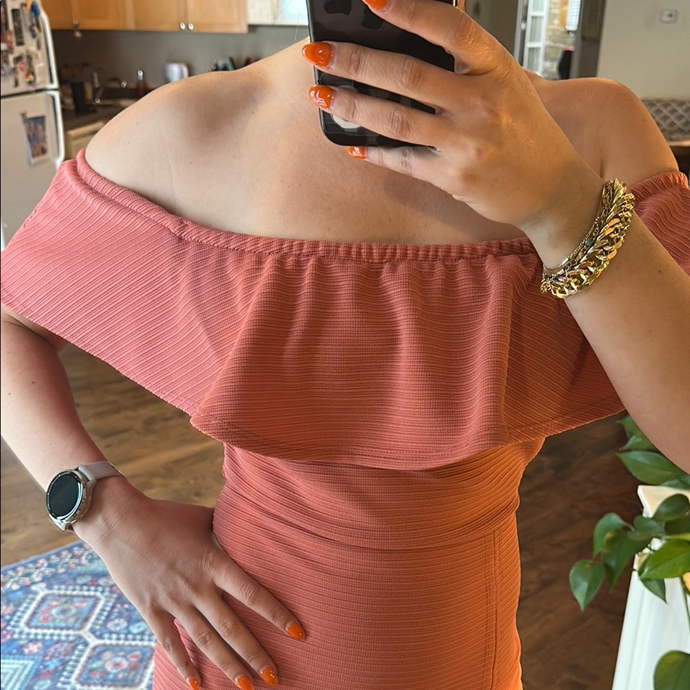Off-Shoulder Coral Dress Charlotte Russe - Picture 2 of 5